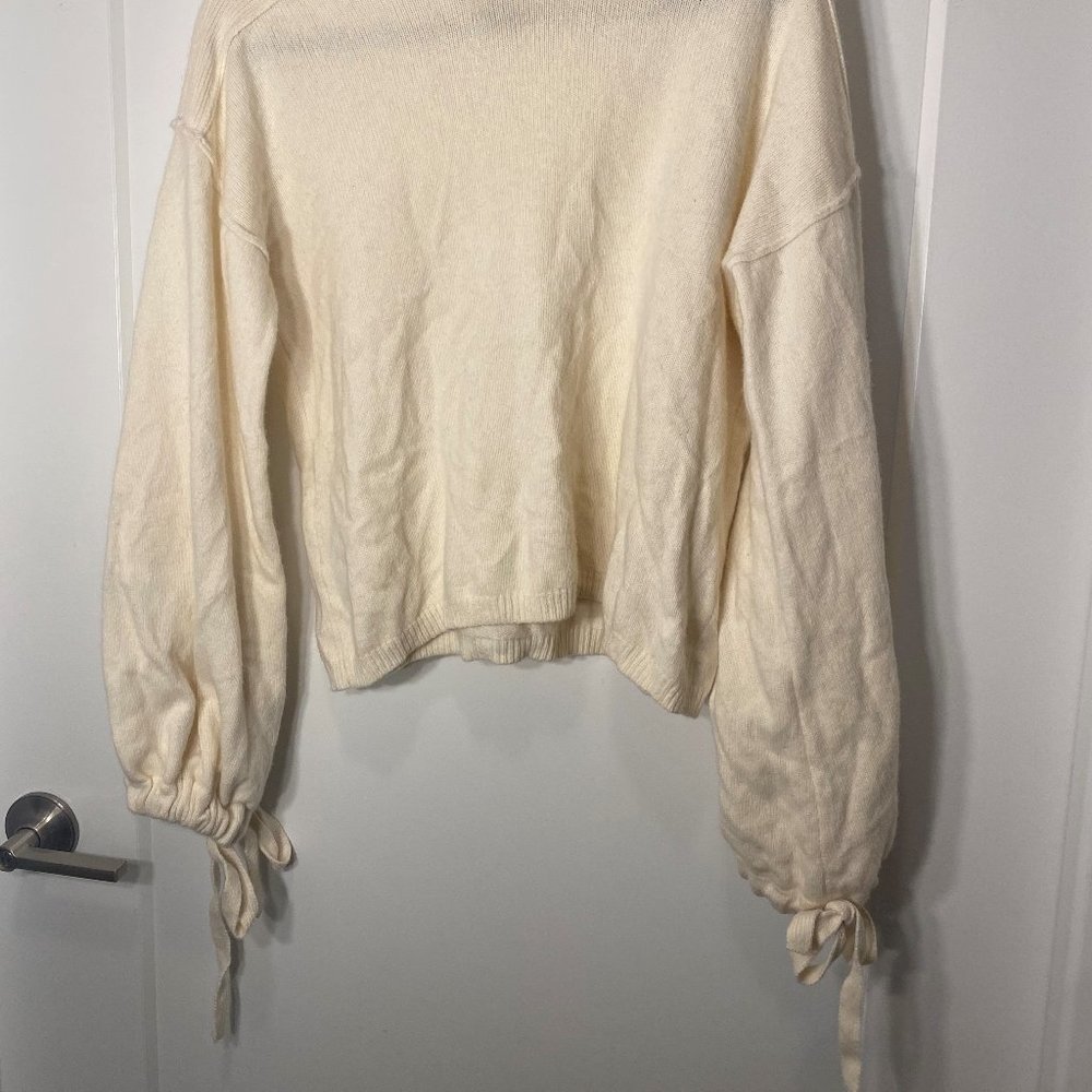 BCBG Maxazria wool sweater size M